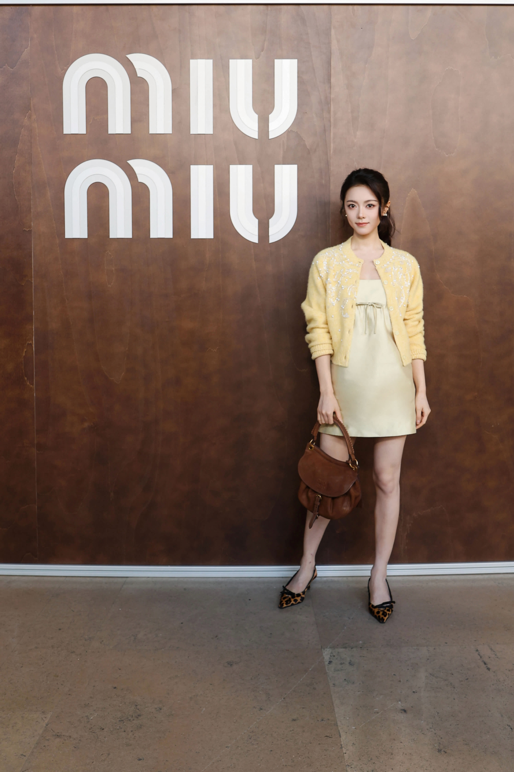 趙今麥則以Miu Miu品牌大使身份亮相